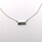 Collier anguleux